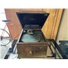 Image 1 : ANTIQUE VICTROLA MANUFACTURED BY VICTOR TALKING MACHINE MANUAL RECORD PLAYER