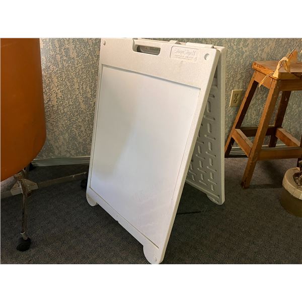 2' X 3' SANDWICH BOARD (INTERCHANGEABLE SIGNS)