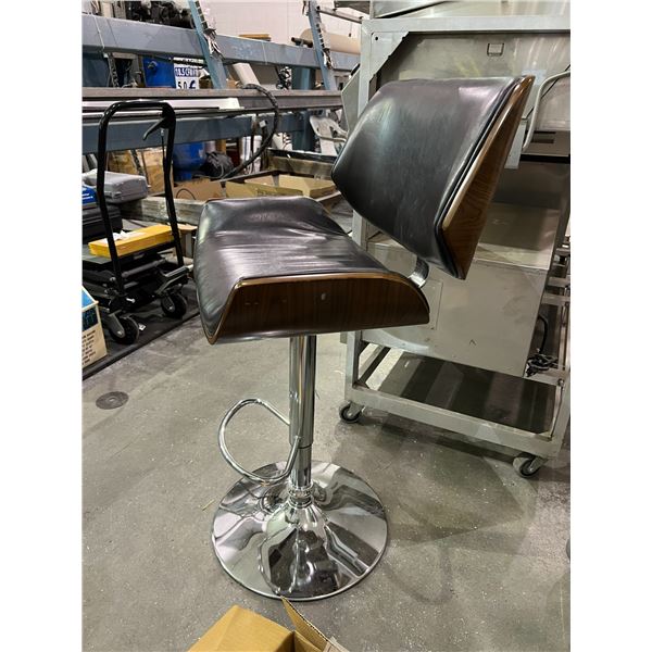 ADJUSTABLE HEIGHT LEATHER STOOL