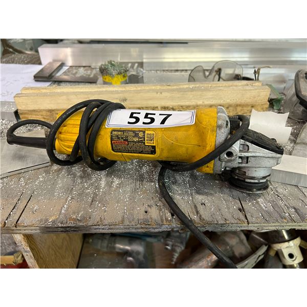 DEWALT DWE4011 4 1/2" ANGLE GRINDER