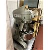 Image 2 : GLOBE COMMERCIAL VARIABLE SPEED STAND MIXER WITH BOWL AND ASSORTED MIXING ATTACHMENTS AND STAINLESS