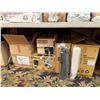 Image 2 : LOT OF ASSORTED TAKE OUT PACKAGING INCLUDING CUPS AND LIDS