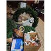 Image 2 : LARGE LOT OF ASSORTED HOLIDAY DECORATIONS