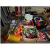 Image 2 : LARGE LOT OF ASSORTED HOLIDAY DECORATIONS