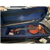 Image 1 : 1/4 SIZE VIOLIN & BOW WITH CASE - LOOKS NEW