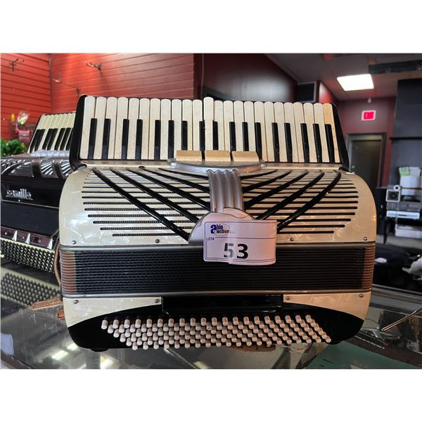 CAMERANO ACCORDION - USED