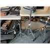 Image 1 : GROUP OF 2 ADJUSTABLE STANDS