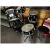 Image 1 : PIECE DRUM KIT - 6-PIECE SET - NO CYMBALS - GOOD STOOL