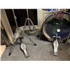 Image 2 : WESTBURY DRUM KIT. 4 DRUMS, SNARE, 3 CYMBALS AND STOOL