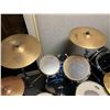 Image 4 : WESTBURY DRUM KIT. 4 DRUMS, SNARE, 3 CYMBALS AND STOOL
