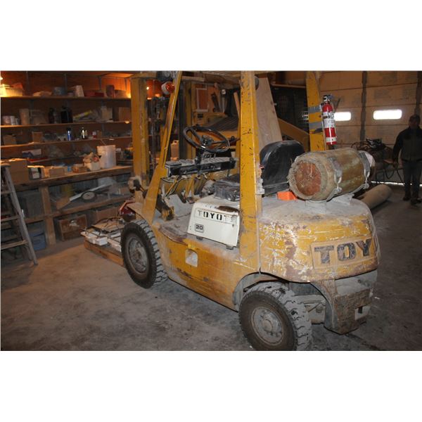 1987 Toyota Propane Forklift,10' lift, Model 3FGL25, #10589, (Running but may need engine work soon.