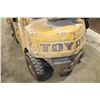 Image 3 : 1987 Toyota Propane Forklift,10' lift, Model 3FGL25, #10589, (Running but may need engine work soon.