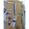 Image 1 : 2- levels, 2- squares, tool belt, tape dispensers