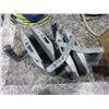 Image 1 : 2- Granite carrying clamps