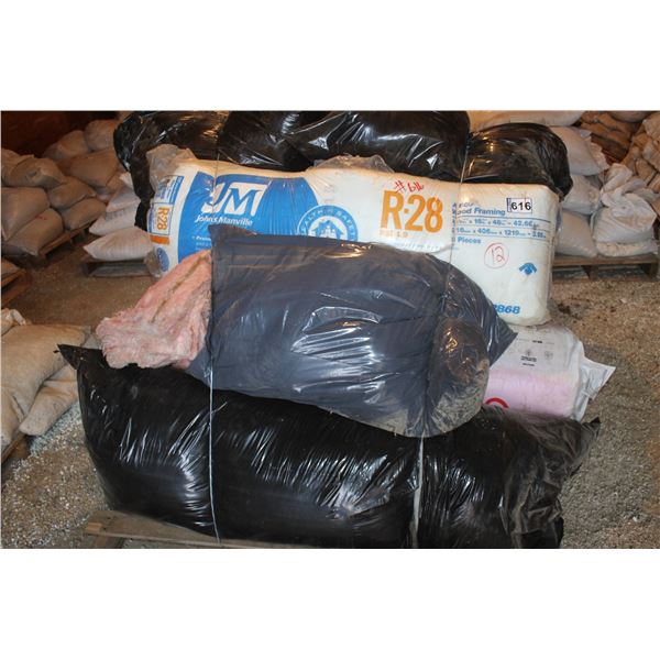 Approx. 12 bags of insulation. Selling by the Pallet