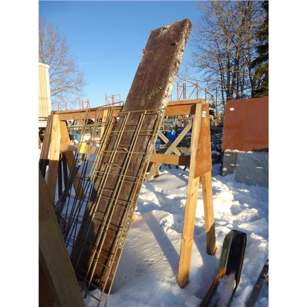 Wooden slab stand, 4- metal frames, 18" x 8" metal tray