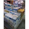 Image 1 : Pallet of sponges