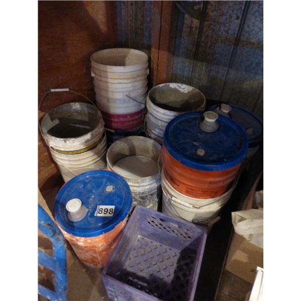 Qty of buckets and crates