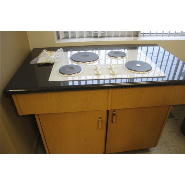 4- burner elec. Stove c/w vanity