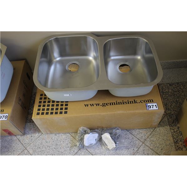 Kitchen double sink, 32" x 20.5", bottom mount