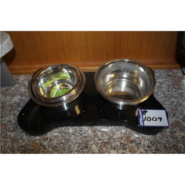 Dog bowls & stand (black)