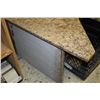 Image 3 : Granite table 30" x 30" angle