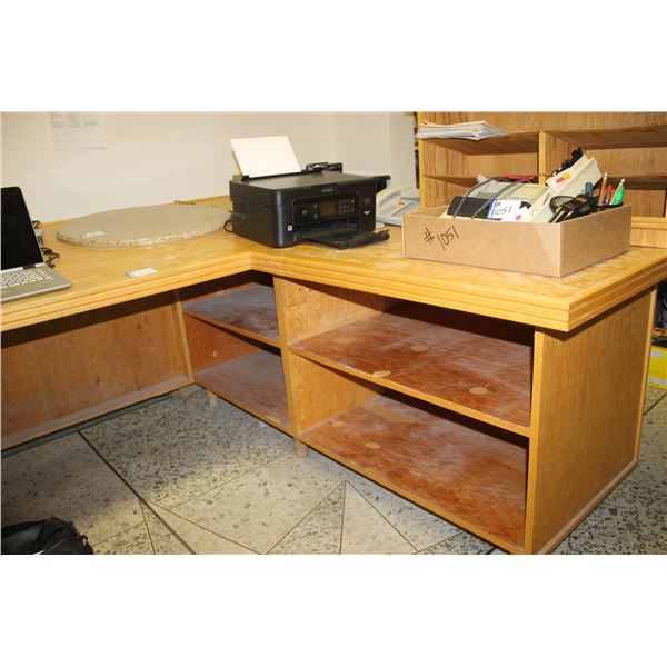 L-shaped desk unit, 6' x 8'