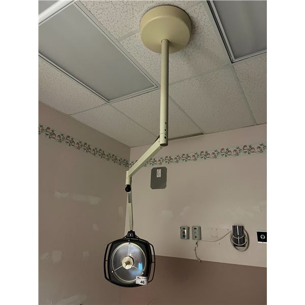 CASTLE SURGICAL LIGHT - MODEL 2410C - MUST BE REMOVED FROM CEILING