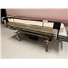 Image 1 : MIDMARK 535 HYDRAULIC STRETCHER