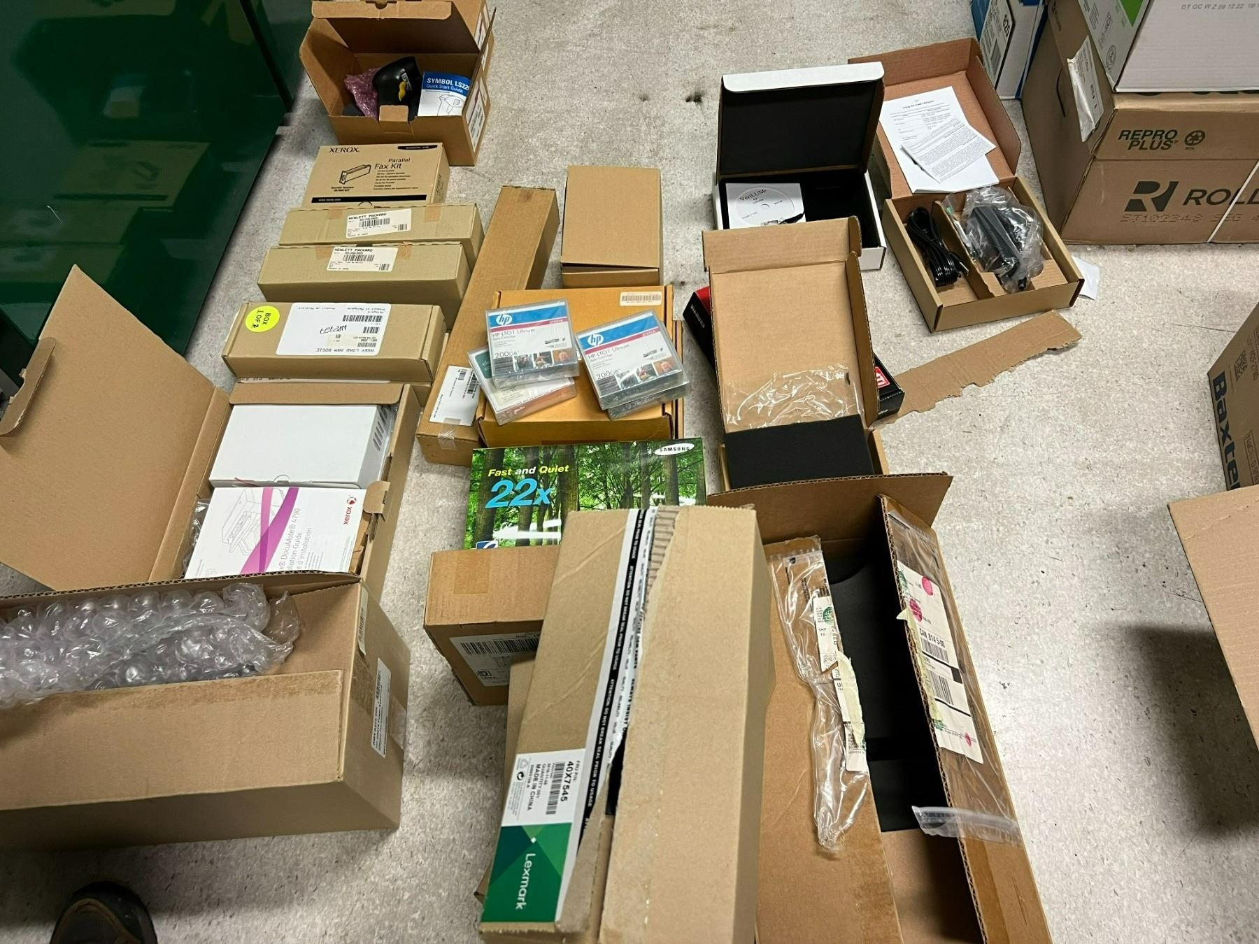 Assorted Computer Cmponents ASSORTED COMPUTER PARTS & PERIPHERALS (DRIVES, CABLES, RAM, CARDS ETC ...