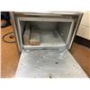 Image 2 : BAKERS PRIDE - MODEL R0 PIZZA OVEN