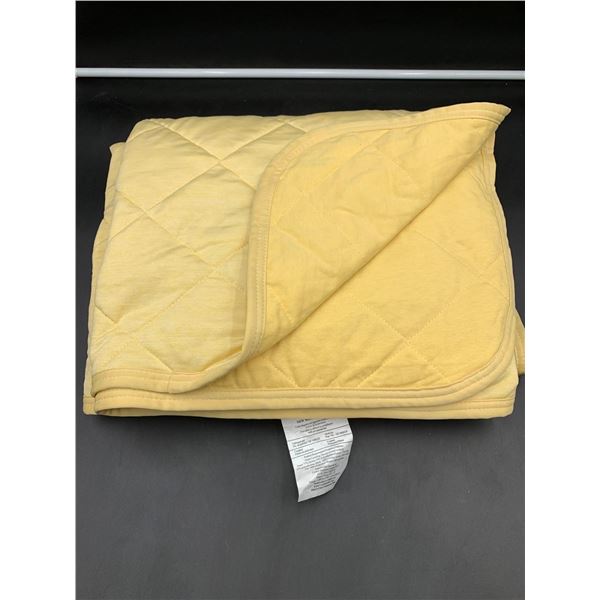 Sutton Place Collection Yellow Quilt