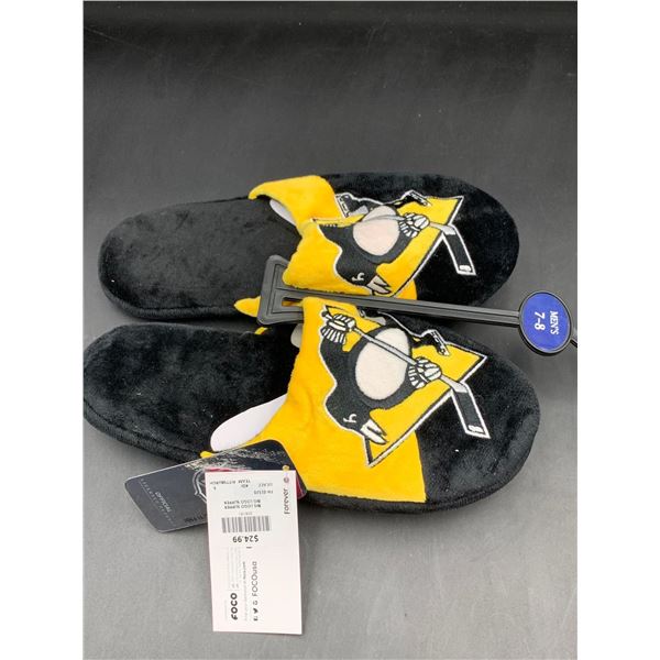Penguin Plush Men's Slippers size 7-8