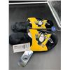 Image 2 : Pittsburgh Penguins Men's Slippers (11-12)