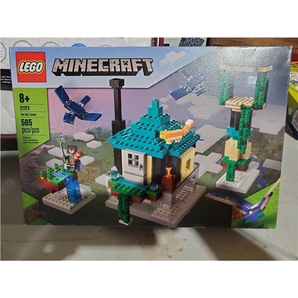 Lego Minecraft 565 Piece Sky Tower