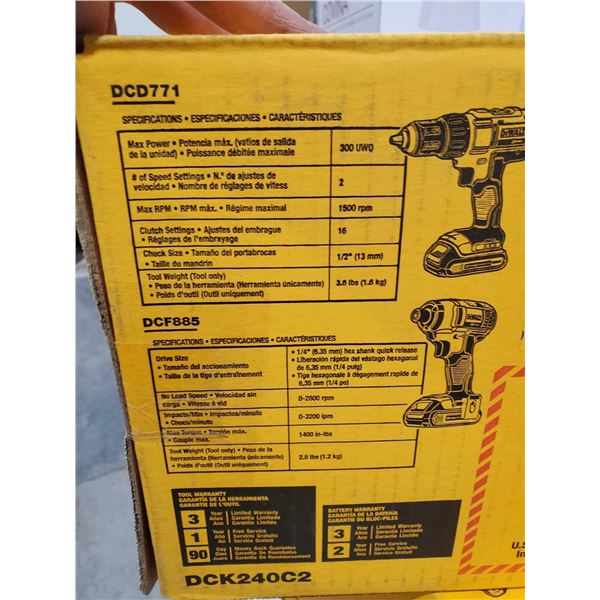 NEW DeWalt Drill / Driver / Impact Driver Combo Kit 20V Comes with 2 batteries and charger
