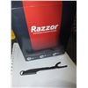 Image 1 : Box Of Disposable Straight Razors