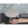 Image 8 : Qty 2 Scales: Dec-O-Gram 2610g, Triple Beam Balance & Misc Counter Weights