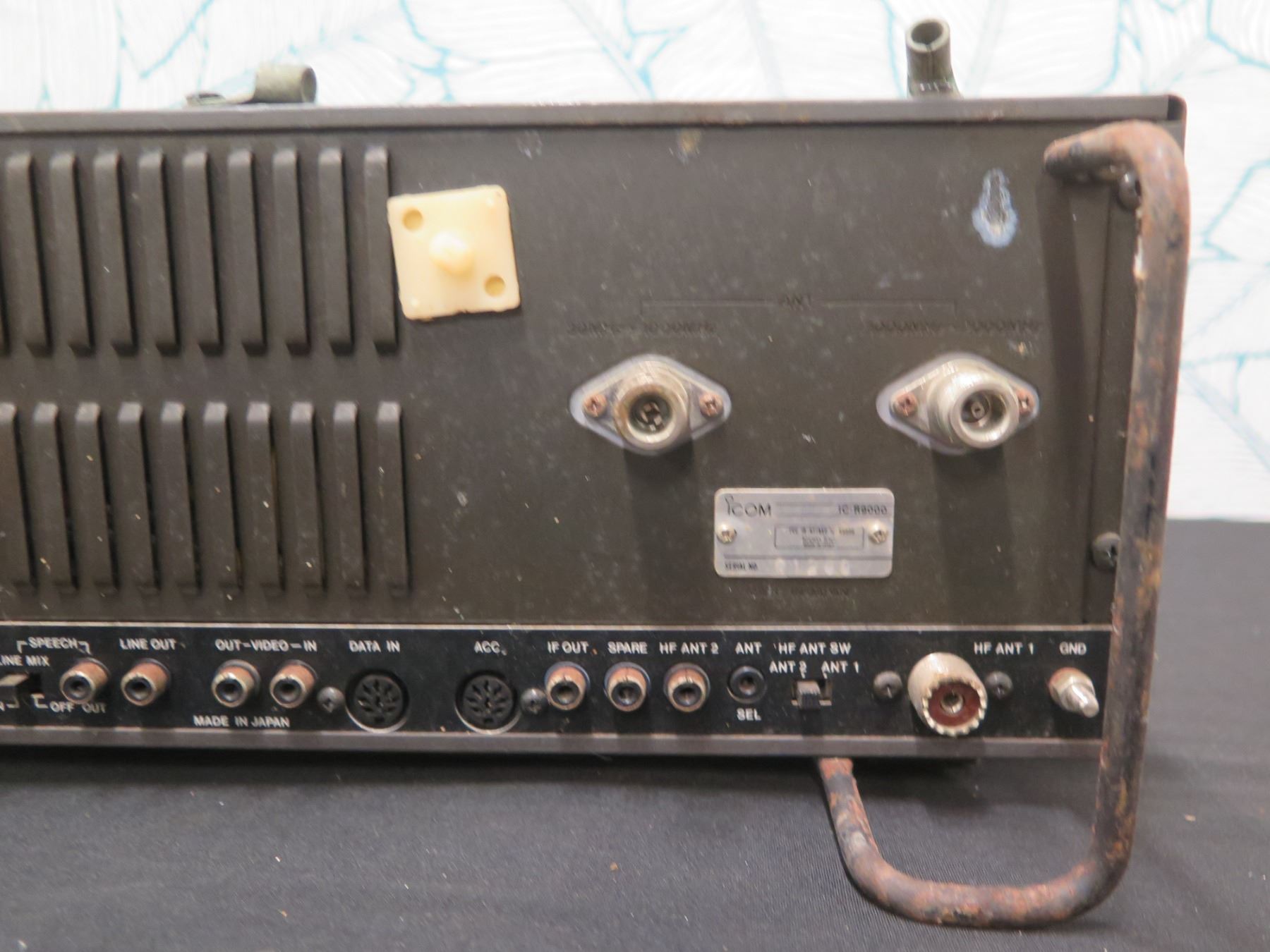 ICOM IC-R9000 Wideband Receiver - Oahu Auctions