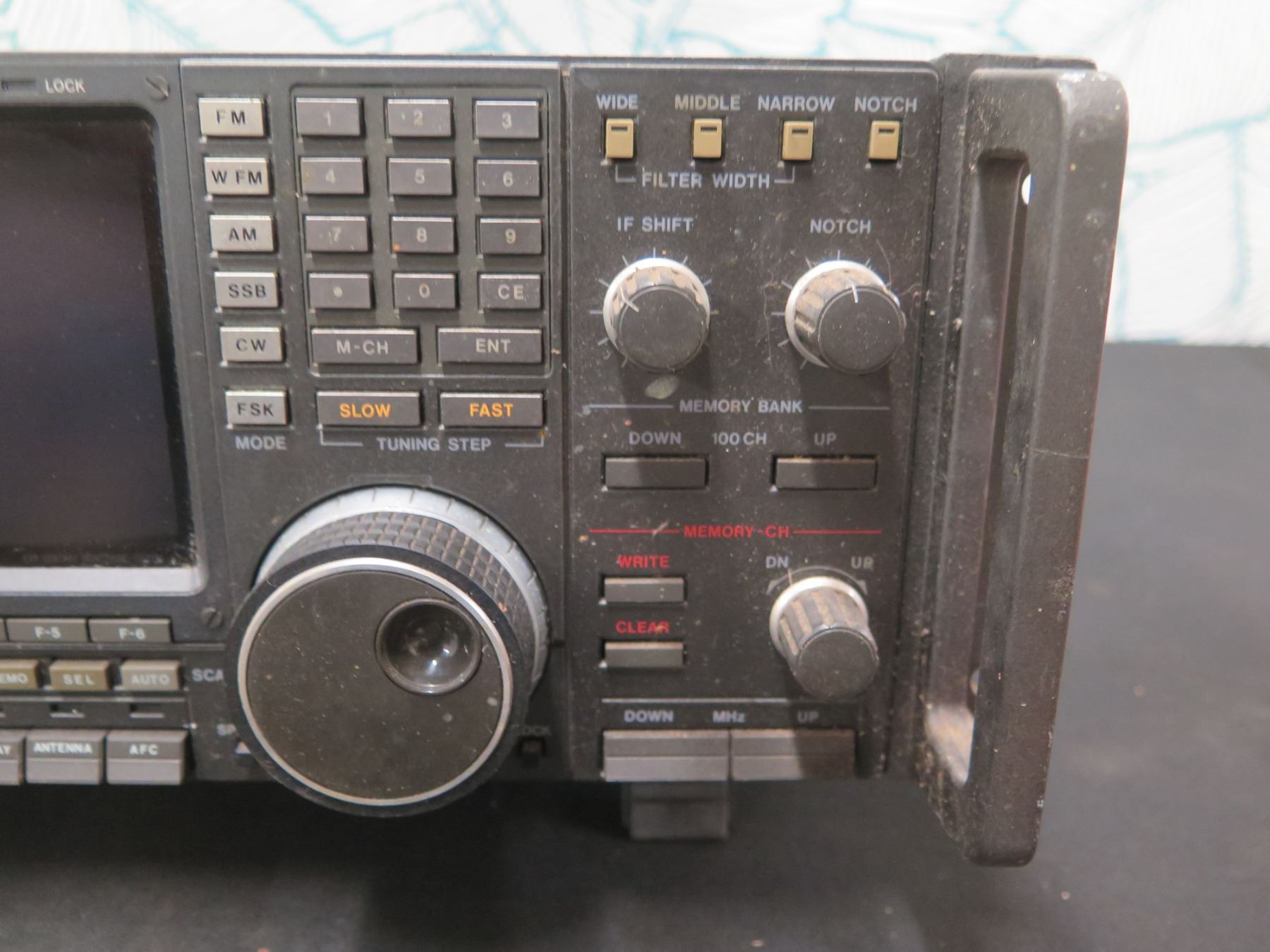 ICOM IC-R9000 Wideband Receiver - Oahu Auctions