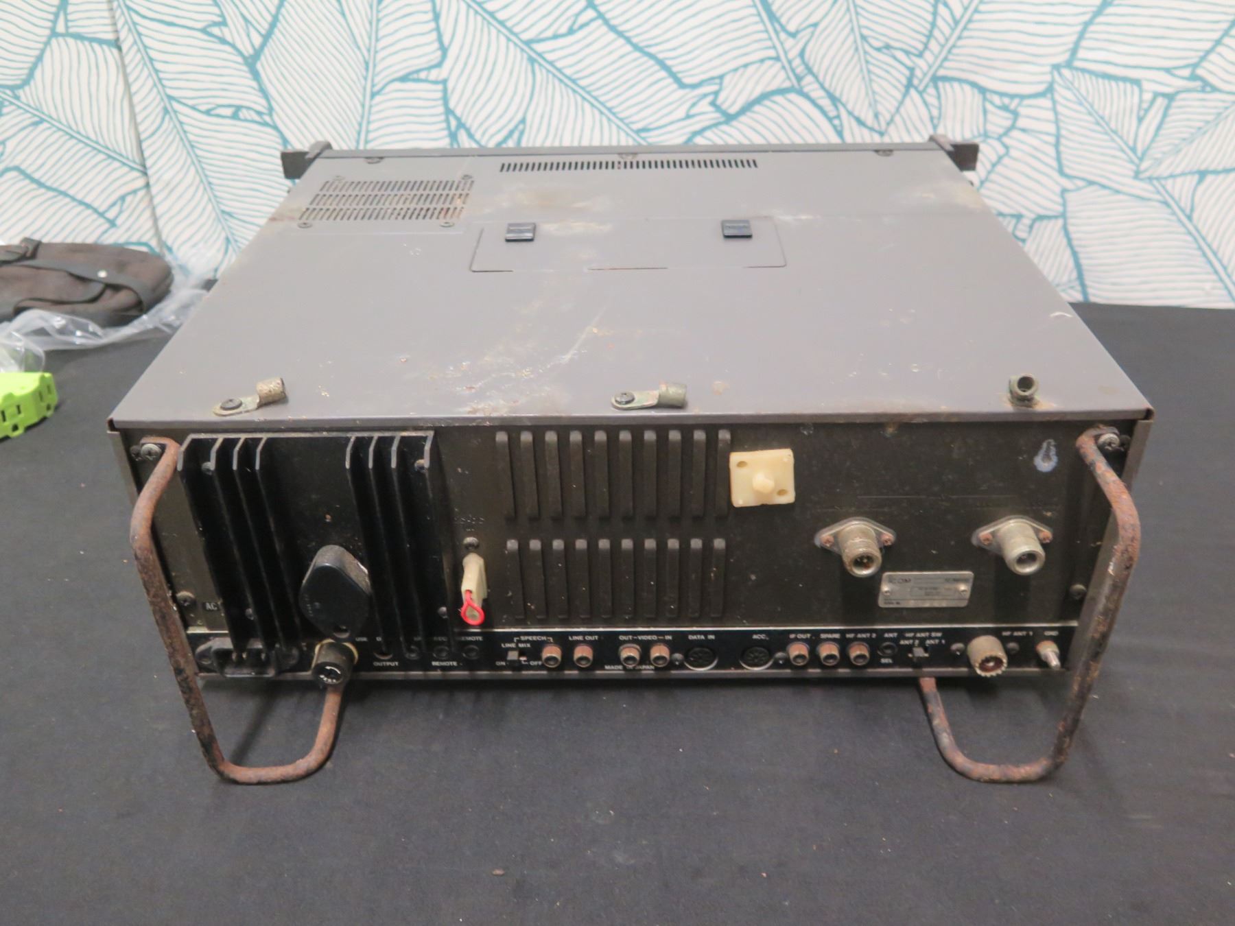 ICOM IC-R9000 Wideband Receiver - Oahu Auctions
