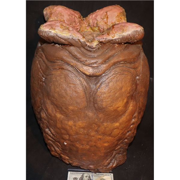 AVP ALIEN VS PREDATOR AVP EGG WITH FACEGUGGER INSIDE SCREEN USED