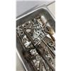 Image 2 : TRAY OF DIES AND TAP WRENCHES