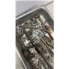 Image 2 : TRAY OF DIES AND TAP WRENCHES