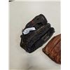 Image 2 : LOUISVILLE SLUGGER BASEBALL GLOVE G125-5CW AND DR BGS1350 BASEBALL GLOVE