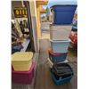 Image 1 : 7 STORAGE TOTES AND 3 BASKETS