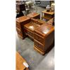 Image 3 : VINTAGE VANITY WITH MIRROR