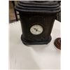 Image 2 : 2 VINTAGE ATBLE CLOCKS