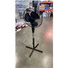 Image 1 : 16" OSCILLATING STANDING FAN