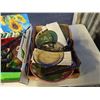 Image 2 : 3 BOXES OF SERVING DISHES, MUGS, COLLECTIBLES AND MORE
